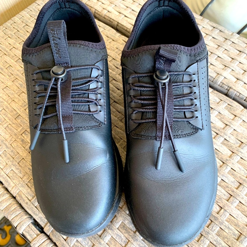 Clove Women’s size 8.5 Black LIKE NEW